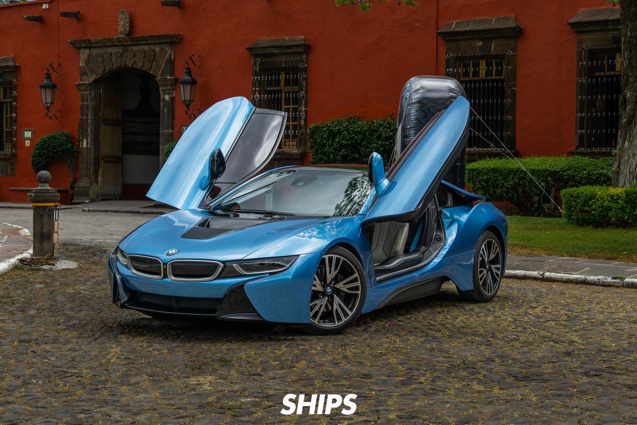 BMW i8